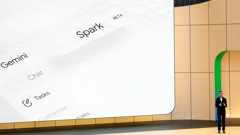 CEO Google Sundar Pichai phát biểu về phiên bản Gemini Spark tại sự kiện Google I/O ở bang California