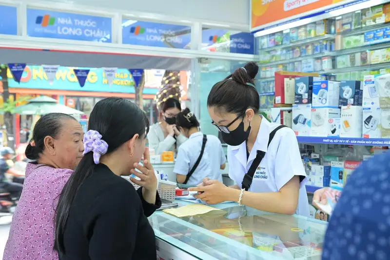 Long Châu nỗ lực đưa các phát minh y khoa đến gần người bệnh Việt.