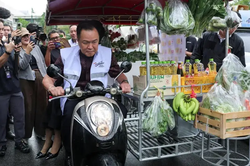 Thủ tướng Thái Lan Anutin Charnvirakul bác bỏ thông tin giả mạo