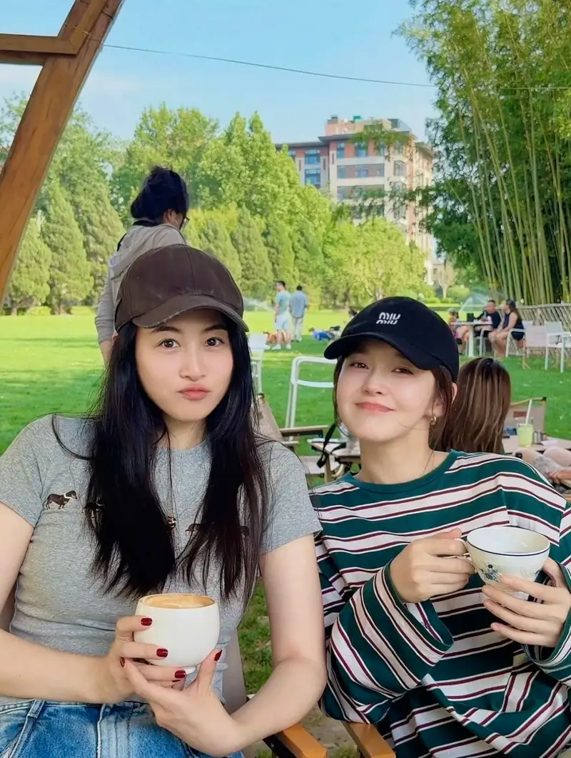 Tôn Tiểu Thánh đang làm nhân viên bán bảo hiểm.