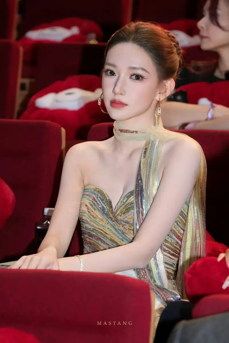 Tạo hình quyến rũ của Trình Tiêu