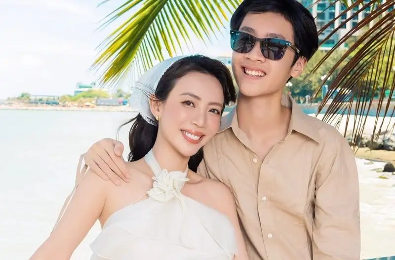 Hình ảnh Minh Hằng tham gia sự kiện.