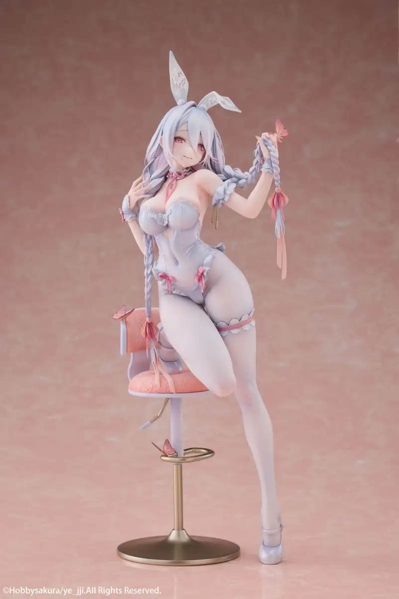 Mari Bunny Ver. Figure
