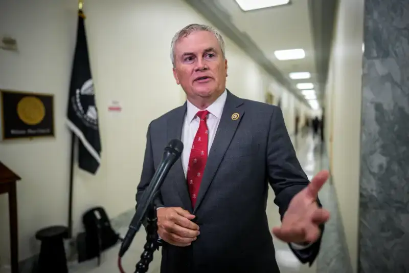 Chủ tịch Ủy ban Giám sát Hạ viện Mỹ James Comer