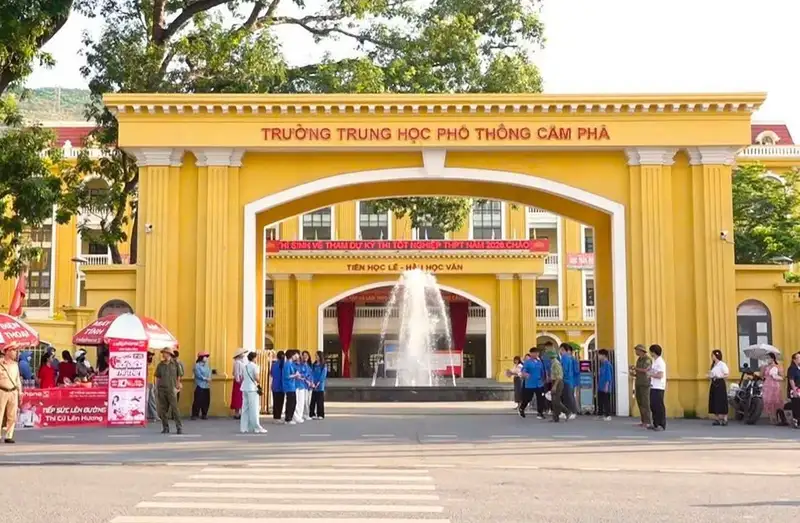 Trường THPT Cẩm Phả nơi xảy ra sự việc kỷ luật cán bộ coi thi