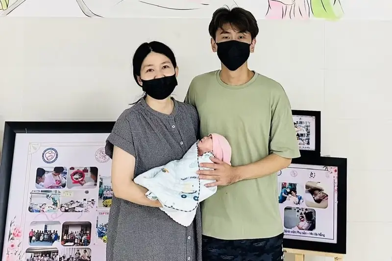 Kỳ tích y học Đà Nẵng: Cứu sống bé sinh non 720g của du khách Singapore