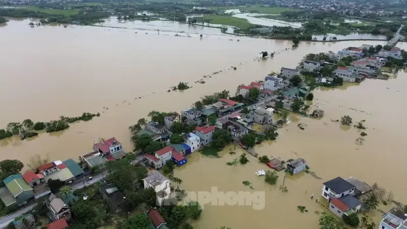Lũ lụt gây ngập nhiều nơi trên địa bàn huyện Chương Mỹ cũ
