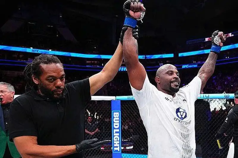 Cú Knock-out Chớp Nhoáng Của Viktor Jurk Gây Bão Giới Quyền Anh: Kỷ Lục Lịch Sử Hay Chỉ Là Thời Khắc Ngẫu Nhiên?