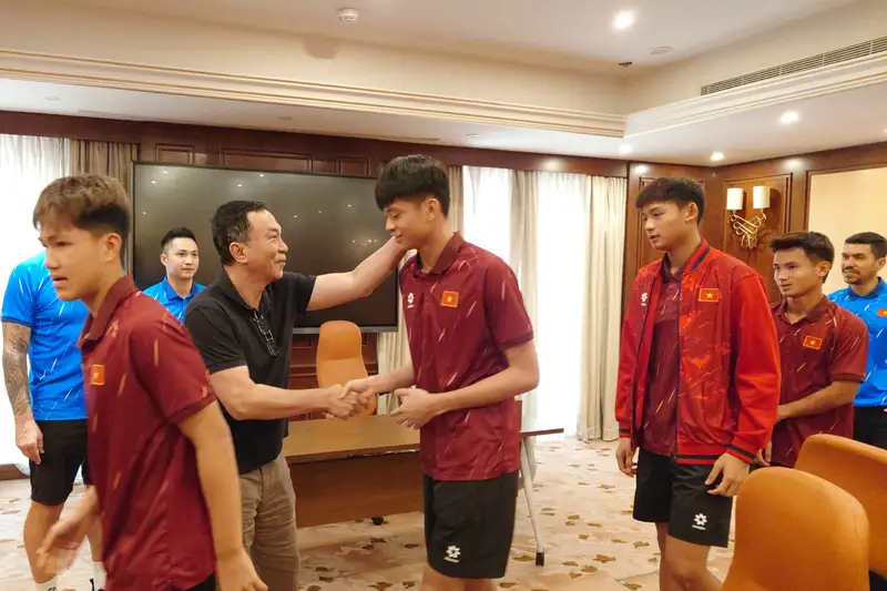 Chủ tịch VFF Trần Quốc Tuấn Nhắc Nhở U17 Việt Nam Giữ Đôi Chân Trên Mặt Đất Trước Trận Tứ Kết Giải U17 Châu Á