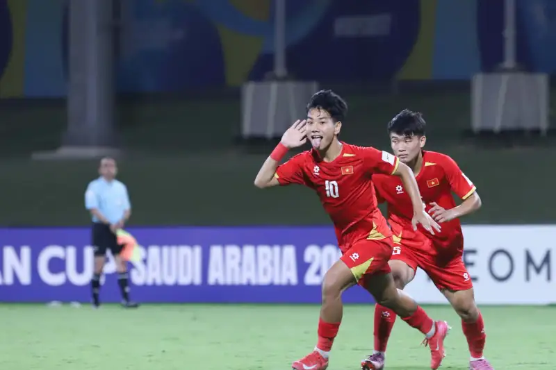 Nguyễn Lực - 'Nhạc trưởng' U17 Việt Nam và hành trình săn vé World Cup