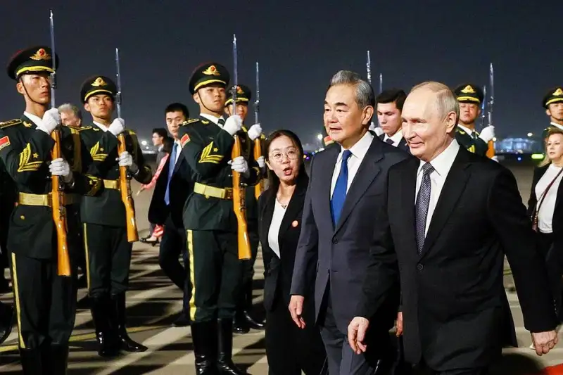 Chuyến Thăm Lịch Sử Của Putin Tới Bắc Kinh: Củng Cố Đối Tác Chiến Lược Giữa Biến Động Toàn Cầu