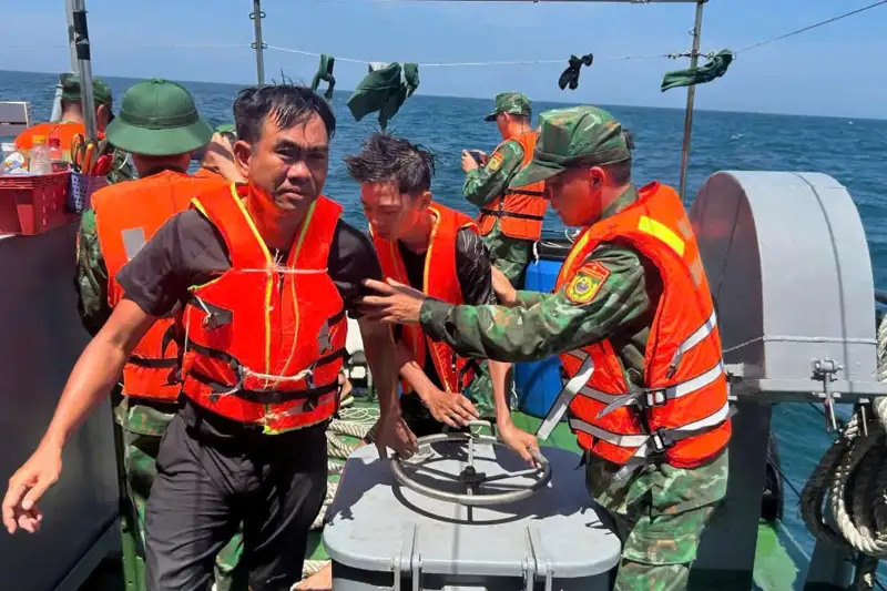 Kỳ tích cứu sống toàn bộ 11 người trên tàu chìm tại vùng biển Hải Phòng