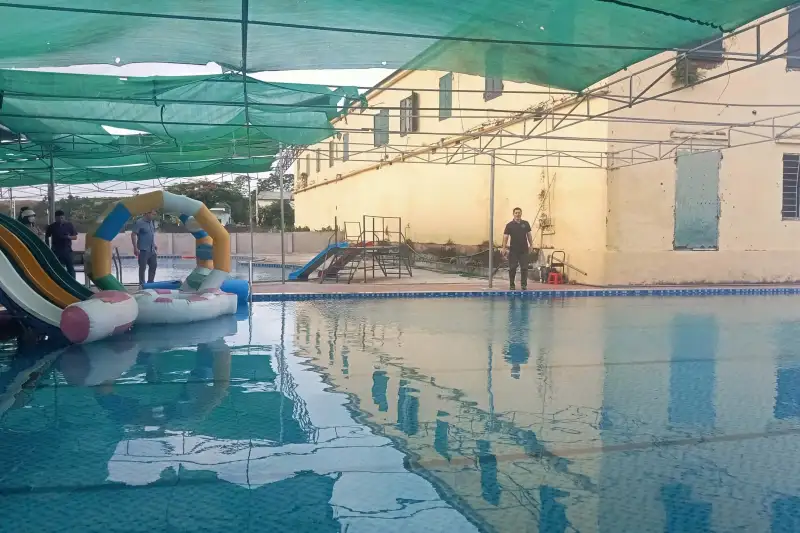 3 trẻ nguy kịch do rò rỉ điện tại bể bơi trường học Quảng Ninh