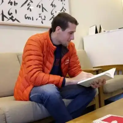 Ryan Garrido: Người Làm Việc Từ Xa Thành Công Tại Thái Lan