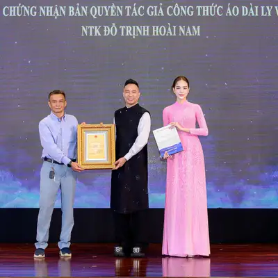 Đỗ Trịnh Hoài Nam: Tạo Kỷ Lục Gia Toàn Cầu Với Sách Áo Dài Ly Vuông