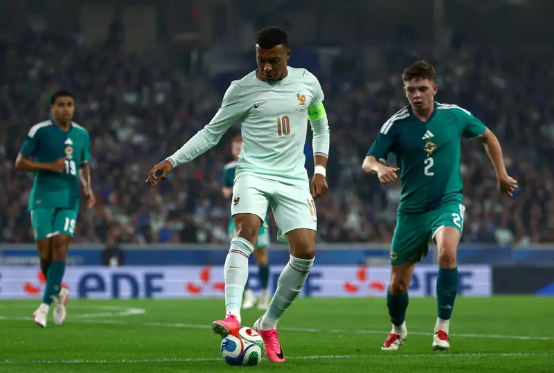 Kylian Mbappe và tuyển Pháp tạm thời rơi xuống vị trí thứ 3