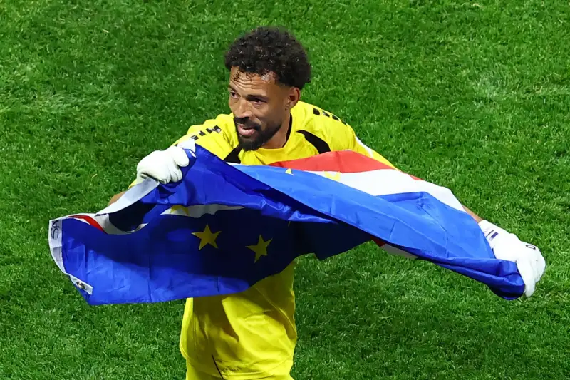 Vozinha: Thủ thành 40 tuổi 'tạo địa chấn' World Cup, thành hiện tượng triệu người theo dõi