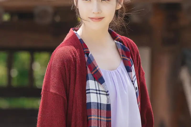 Cát-xê 6 Tỷ Won và Làn Sóng Chỉ Trích: Diễn Xuất của IU trong 'Perfect Crown' Có Xứng Đáng?