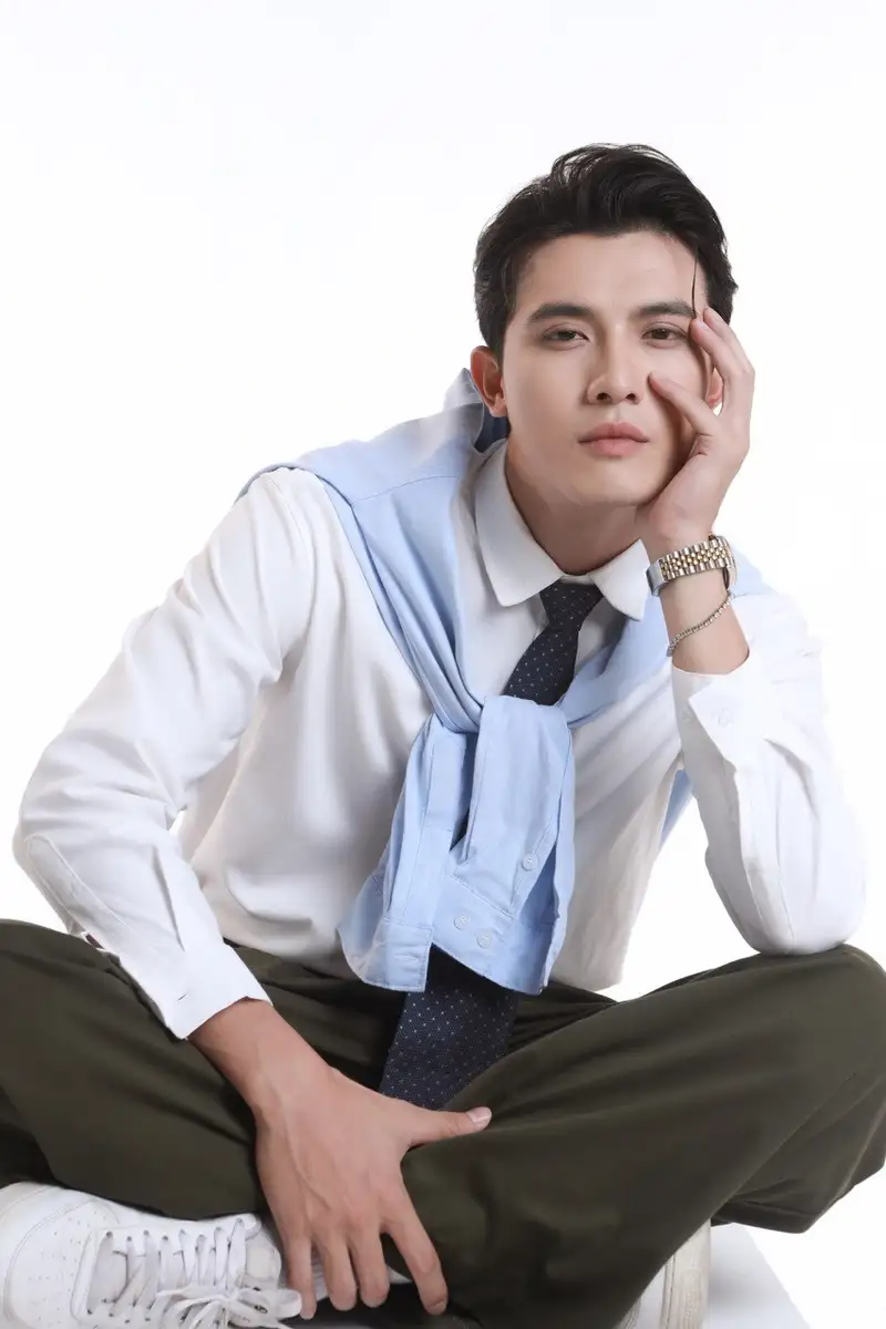Trần Ngọc Vàng sở hữu visual sáng sân khấu