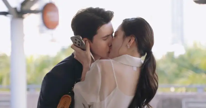Trần Ngọc Vàng và Thùy Anh trong phim Vì Mẹ Anh Phán Chia Tay