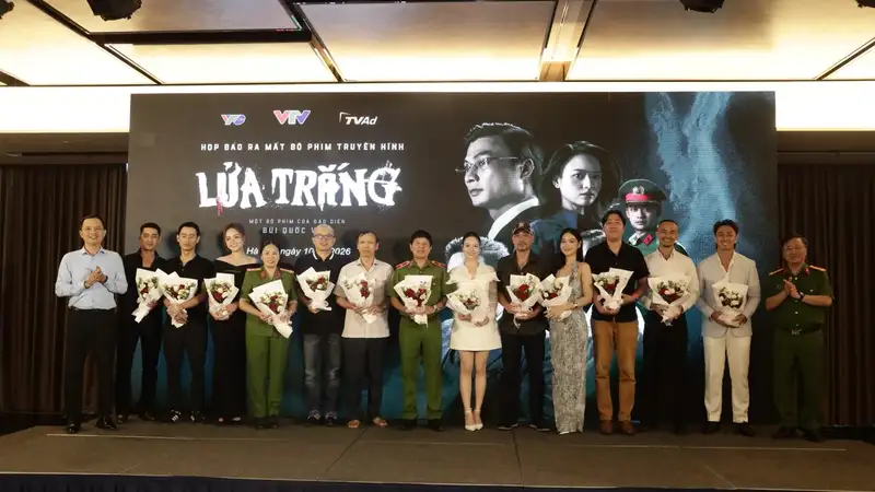 Bảo Anh lịch lãm xuất hiện tại buổi họp báo ra mắt phim Lửa Trắng tháng 6/2026