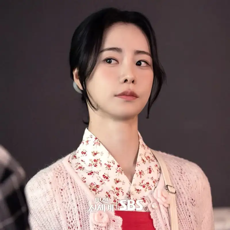 Lim Ji Yeon ngày càng thăng hạng nhan sắc