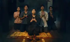 Khoảnh khắc Trần Ngọc Vàng 'thót tim' trên thảm đỏ Ma Xó gây bão mạng xã hội: Chiến lược PR hay sự