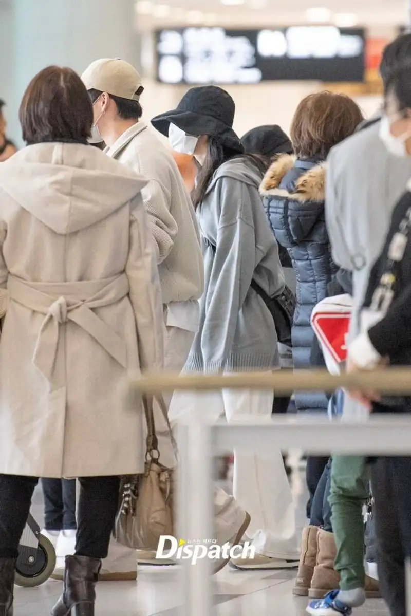 Lee Jong Suk và IU bị Dispatch bóc tin hẹn hò