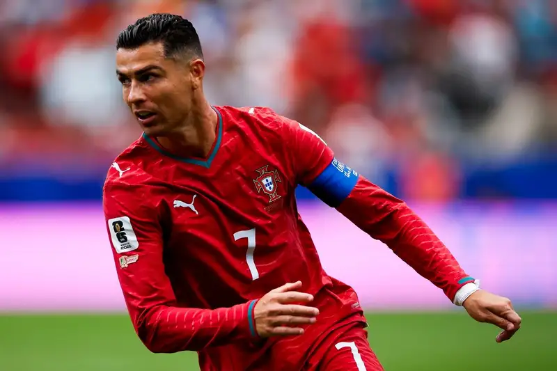 Vì Sao Tài Khoản Mang Tên Cristiano Ronaldo Trên TikTok Bị Cấm? Thực Hư Đằng Sau Nghi Vấn