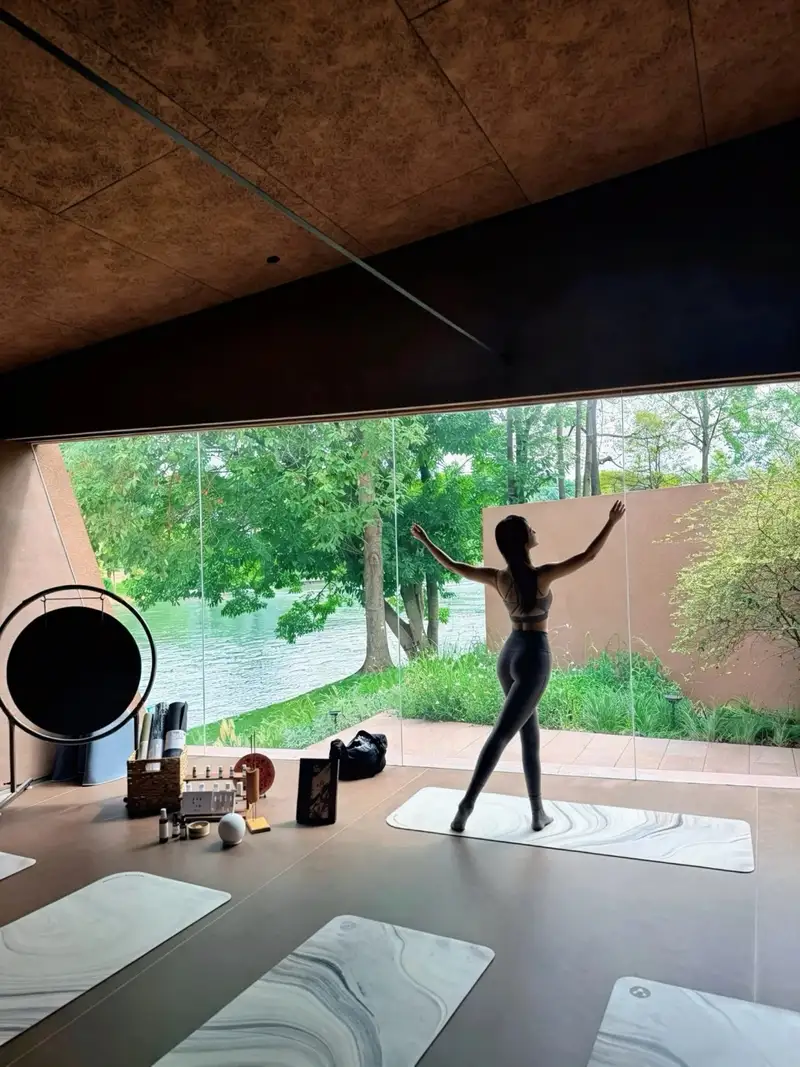 Pilates tại resort sang trọng