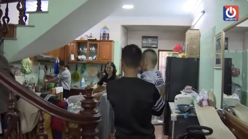 Khu vực bếp và phòng ăn