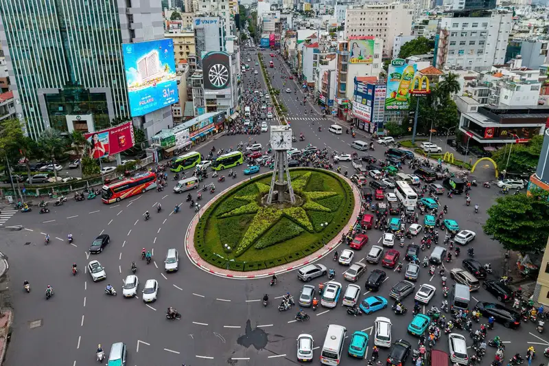 TP.HCM thí điểm phân luồng lại vòng xoay Nguyễn Bỉnh Khiêm từ ngày 23-5: Những lộ trình mới cần biết