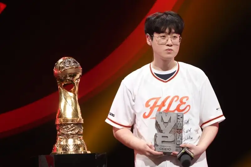 HLE Đăng Quang MSI 2026: Zeus và Zeka Viết Nên Lịch Sử LMHT Với "Grand Slam" Danh Hiệu