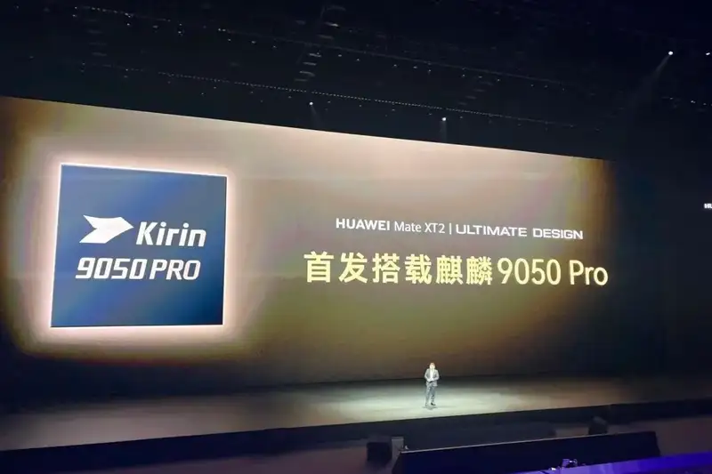 Cuộc đua smartphone gập nóng bỏng: Huawei 'đón đầu' Apple với Mate XT2