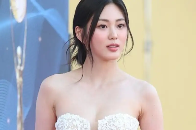 Sự lột xác đầy quyến rũ của Ningning (aespa): Từ em út ngọt ngào đến biểu tượng gợi cảm thế hệ mới