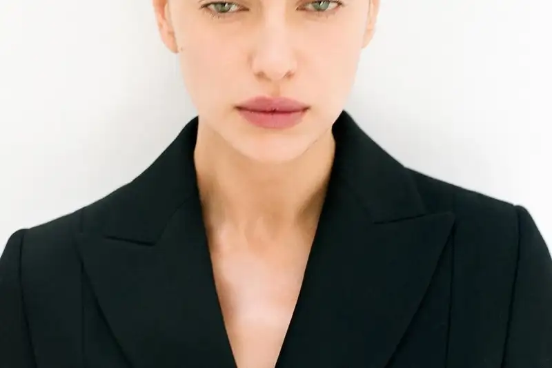 Siêu mẫu Irina Shayk và cầu thủ Devin Booker: Mối tình chênh lệch tuổi tác gây chú ý