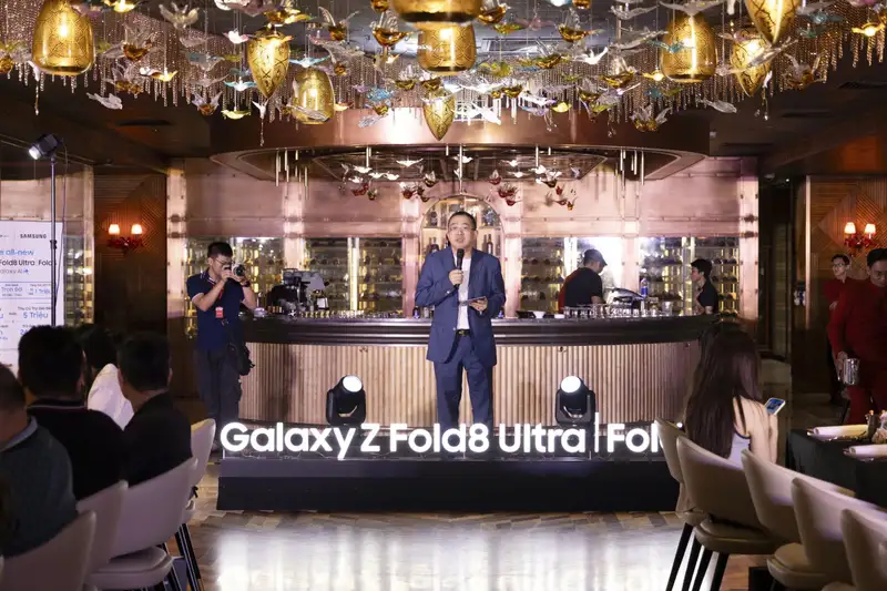 FPT Shop đột phá với chính sách 1 đổi 1 trọn đời cho Galaxy Z Series mới, tăng cường niềm tin công