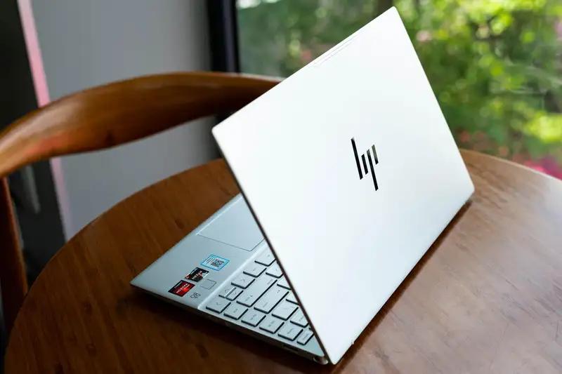 Nâng cấp laptop năm 3 và năm 4 đại học: Chiến lược đầu tư hiệu quả cho sự nghiệp