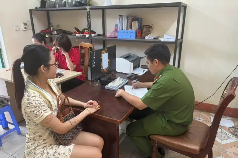 Nhận lại tiền chuyển nhầm 102 triệu đồng nhờ sự vào cuộc của Công an