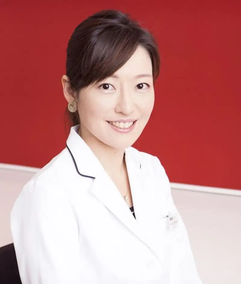 Bác sĩ Sawako Hibino sau khi giảm cân ở tuổi 42