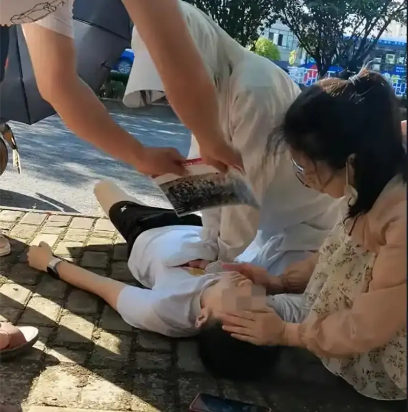 Việc sơ cứu kịp thời và đúng cách quyết định khả năng sinh tồn của bệnh nhân sốc nhiệt