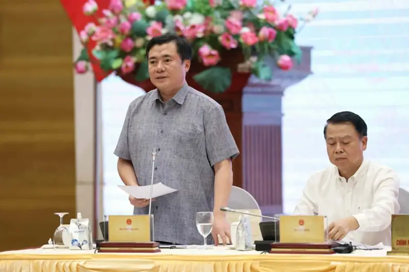 Xăng E10: Bộ Công Thương Cam Kết Kiểm Soát Chất Lượng, Đảm Bảo Quyền Lợi Người Tiêu Dùng