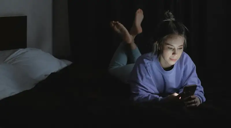 Tạo khoảng nghỉ sử dụng điện thoại trước khi ngủ