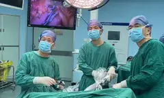 Cú sốc ung thư đại trực tràng ở tuổi 28: Lời cảnh tỉnh từ thói quen ăn thịt nướng và nước ngọt