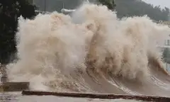 Biển Đông Sắp Đón Bão Số 2, Miền Bắc Đối Mặt Mưa Lớn Nguy Hiểm