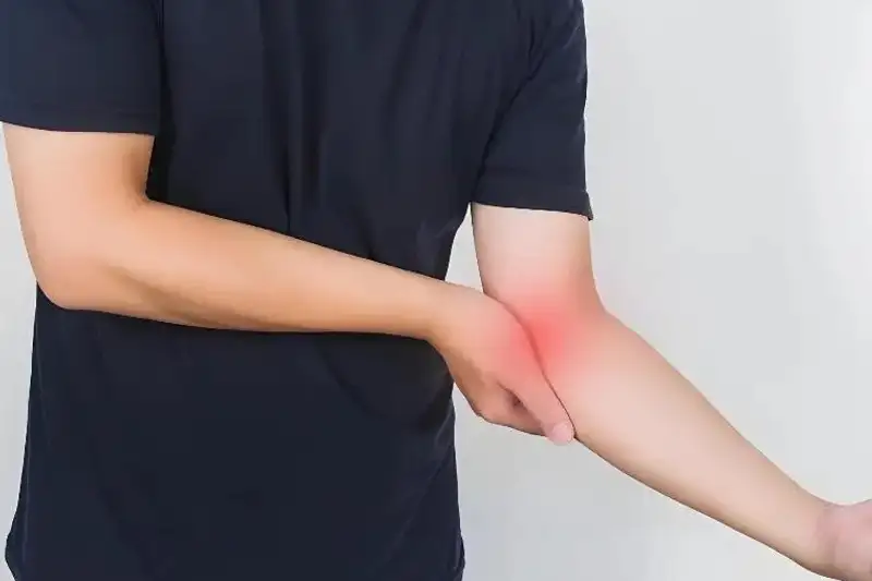 Ung Thư Phổi Giai Đoạn Muộn: Khi Các Dấu Hiệu “Bệnh Vặt” Ẩn Giấu Nguy Hiểm Chết Người