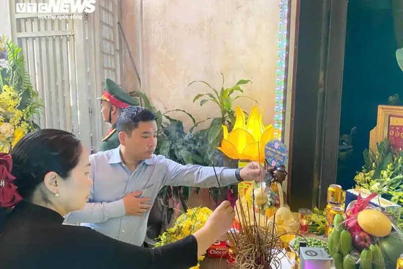 Vĩnh biệt Anh hùng Ngô Thị Tuyển: Người phụ nữ 42kg vác 98kg đạn bảo vệ cầu Hàm Rồng