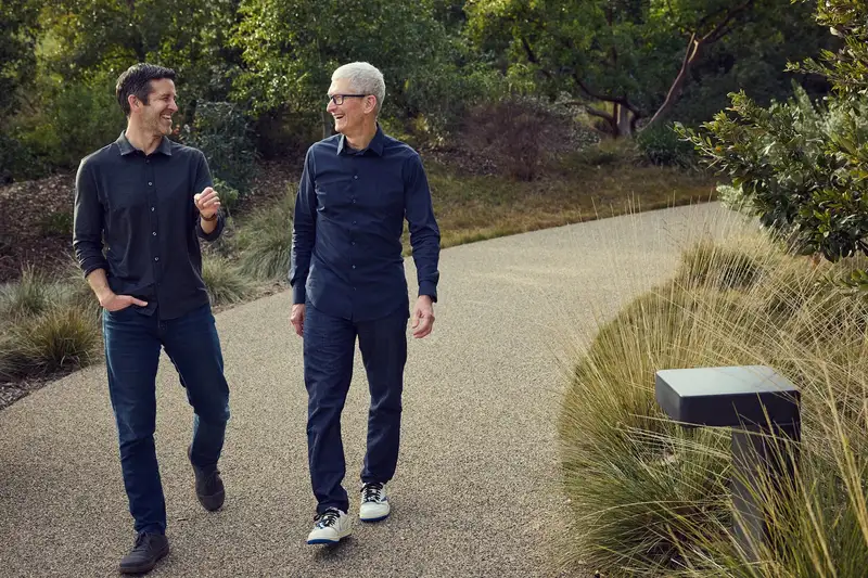 Tim Cook rời ghế CEO Apple sau 15 năm: Chuyển giao quyền lực cho John Ternus