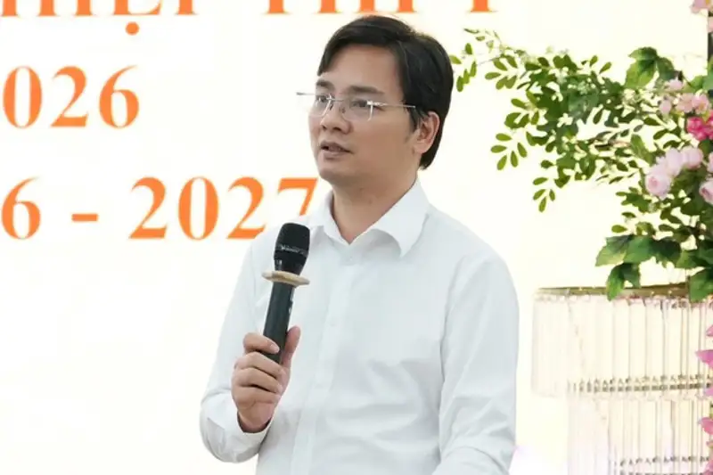 Tạm Đình Chỉ Giám Đốc Sở GD&ĐT Tuyên Quang Vũ Đình Hưng: Hệ Lụy Vụ Gian Lận Thi Cử