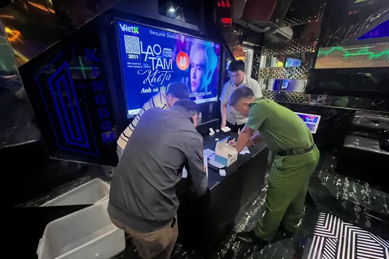 Công an Lâm Đồng: Rà soát bất ngờ quán karaoke Kingdom, 22 người âm tính ma túy